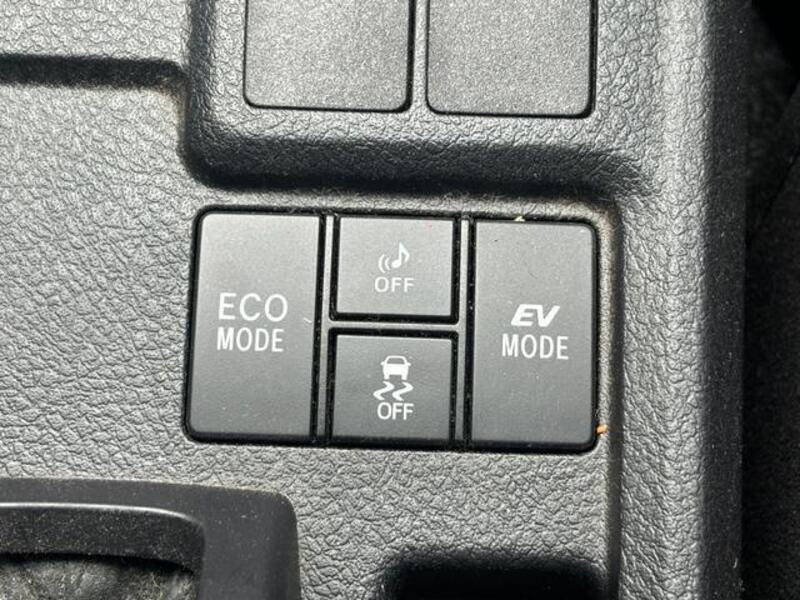 COROLLA AXIO