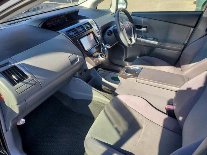 PRIUS ALPHA