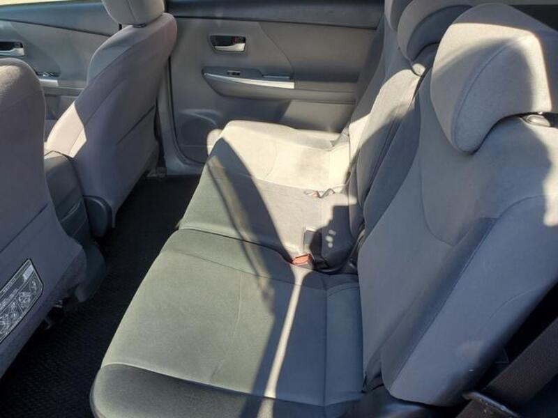 PRIUS ALPHA