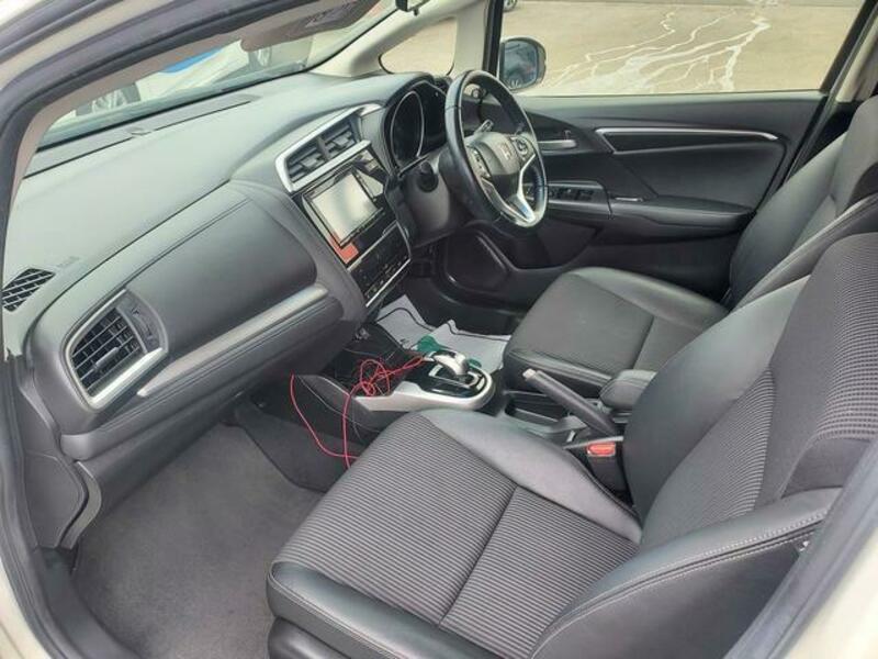 FIT HYBRID