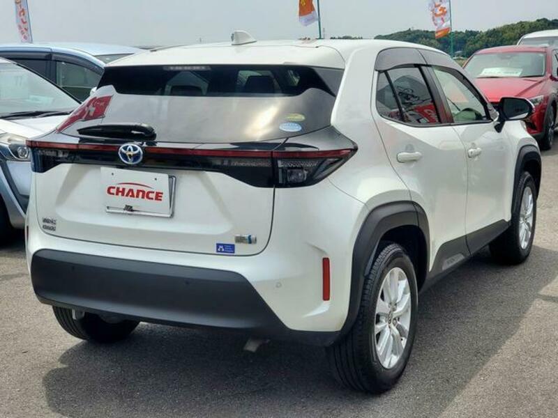 YARIS CROSS