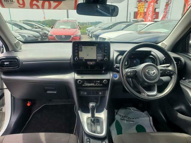 YARIS CROSS