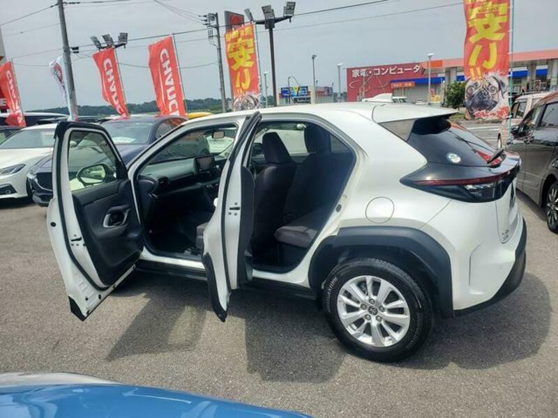 YARIS CROSS
