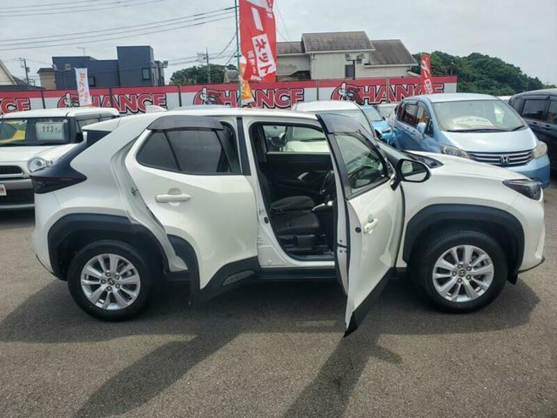 YARIS CROSS