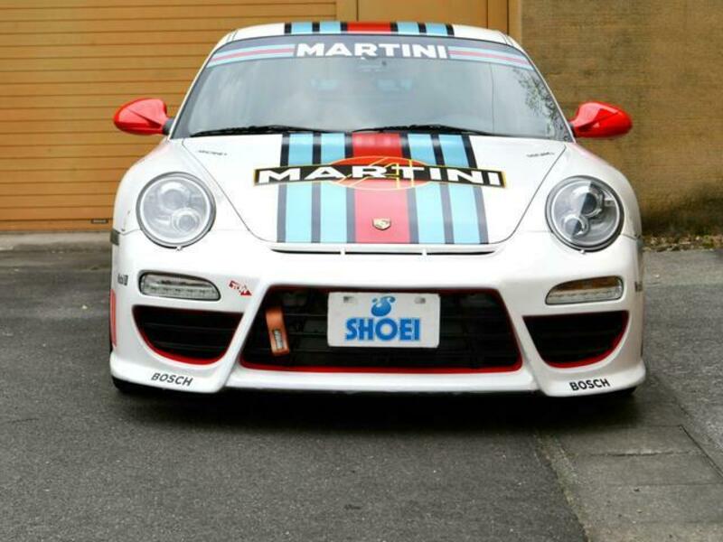911