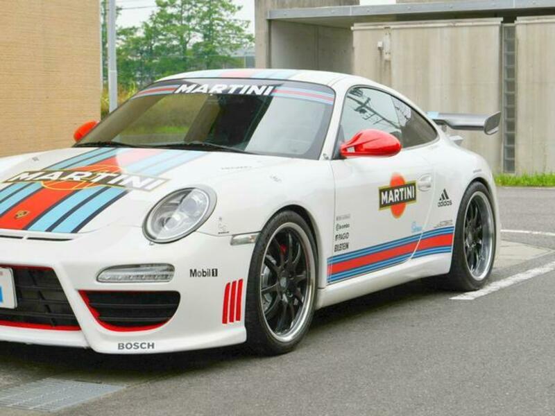 911