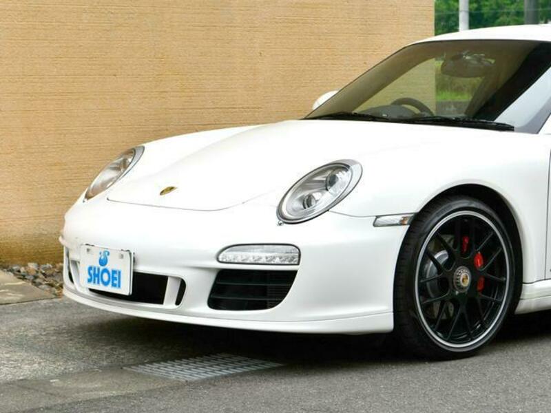 911