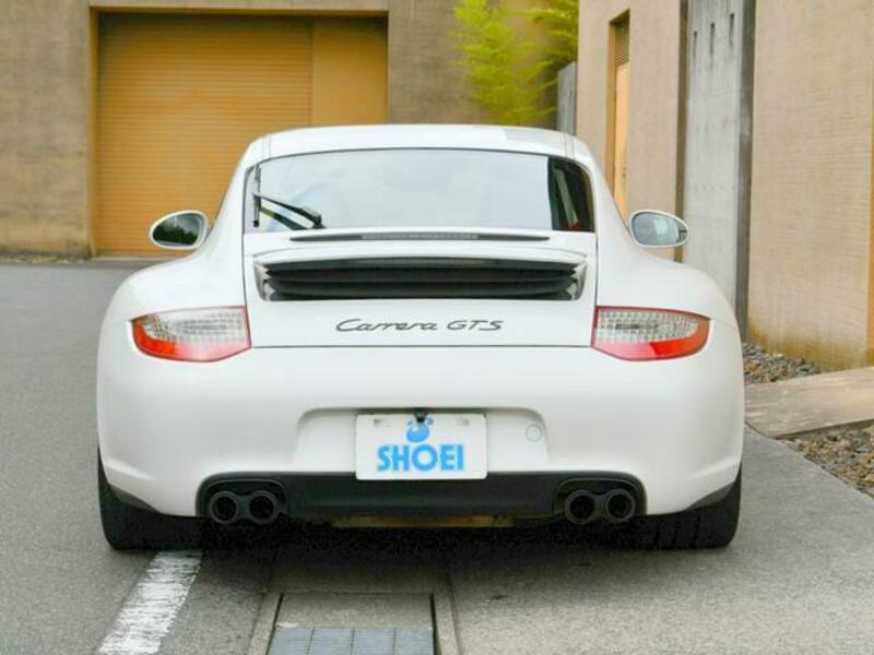 911