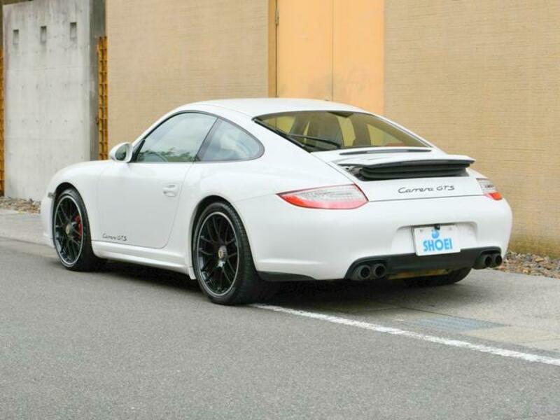 911