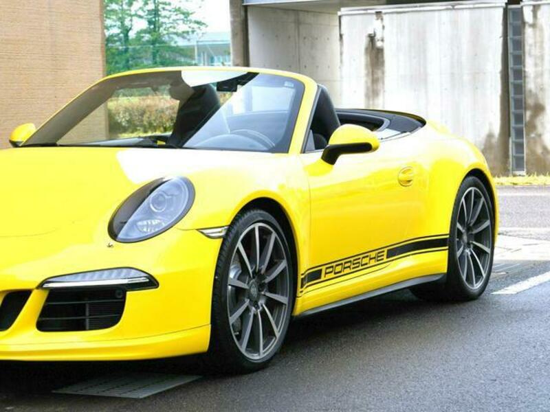 911