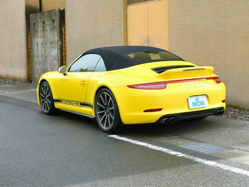 911