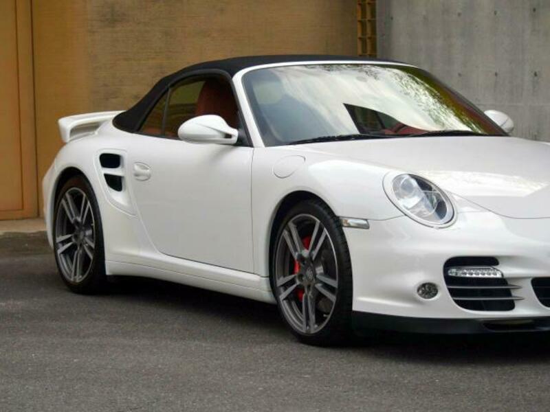 911