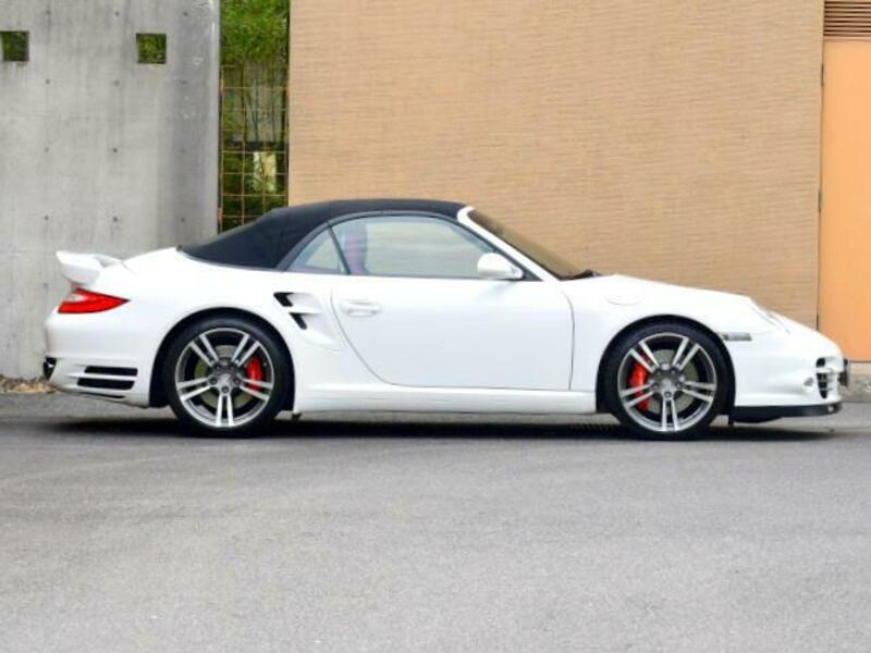 911