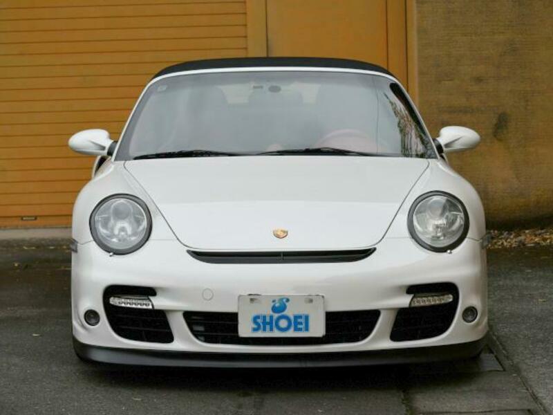 911