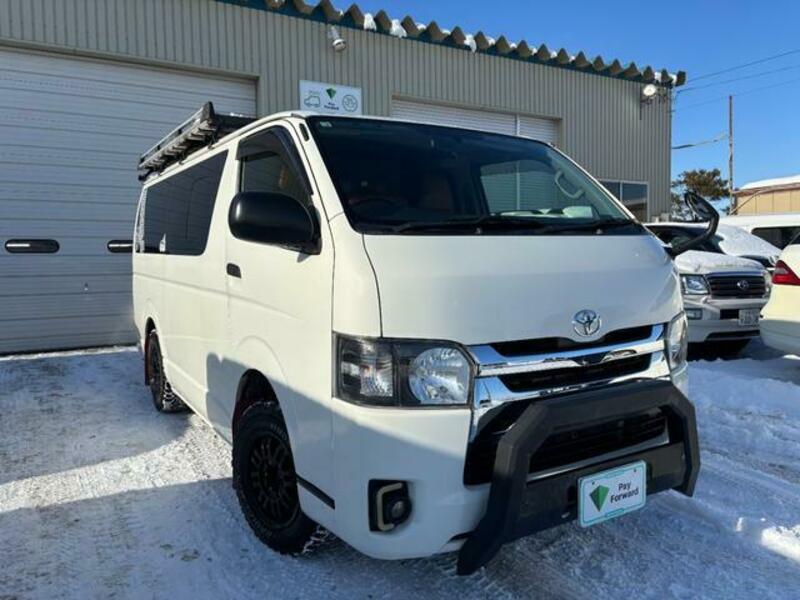 TOYOTA HIACE VAN