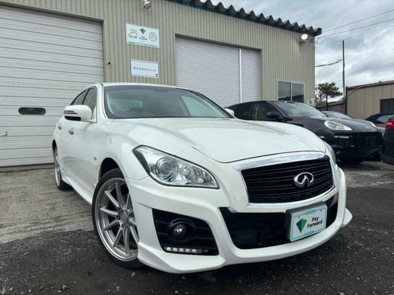 NISSAN FUGA