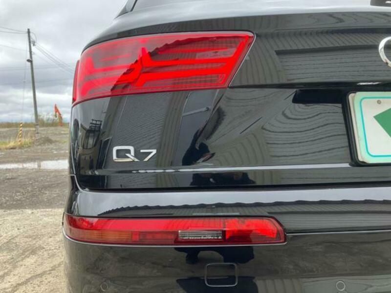 Q7