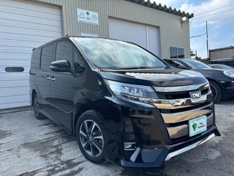 TOYOTA NOAH