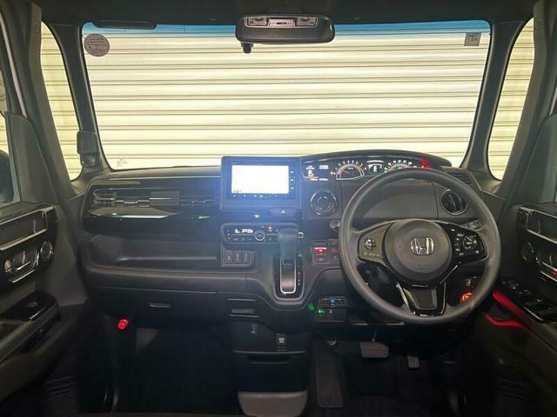N BOX CUSTOM