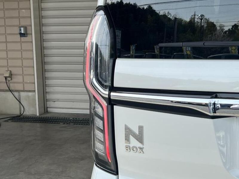 N BOX CUSTOM