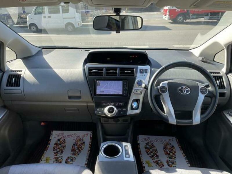 PRIUS ALPHA
