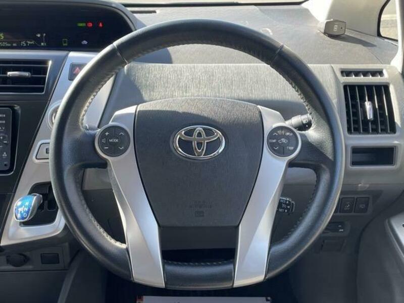 PRIUS ALPHA