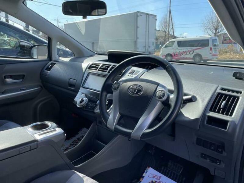 PRIUS ALPHA