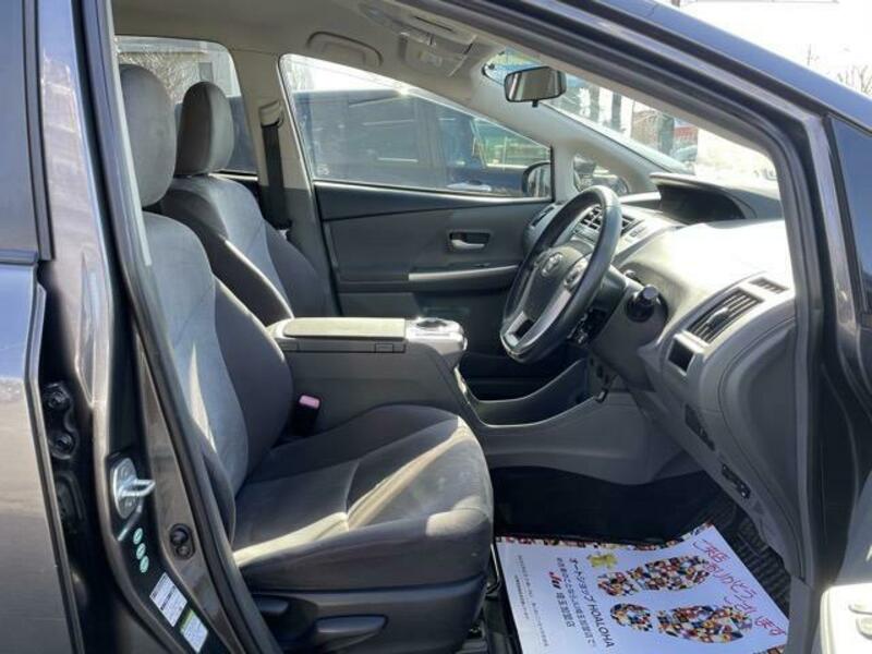 PRIUS ALPHA