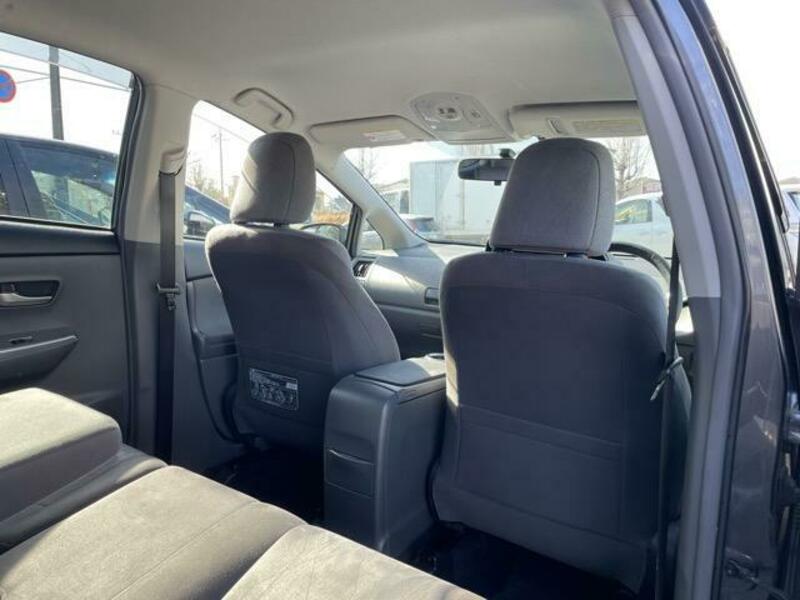 PRIUS ALPHA