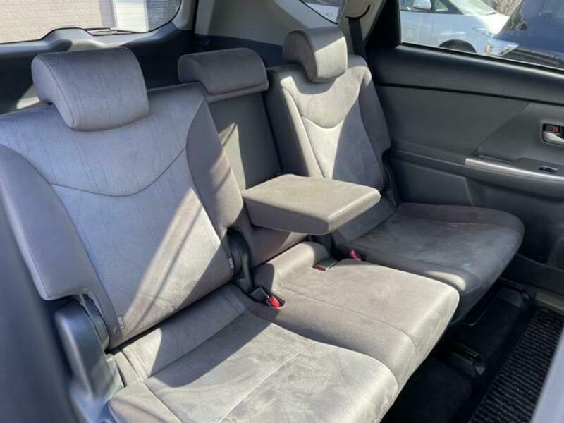 PRIUS ALPHA