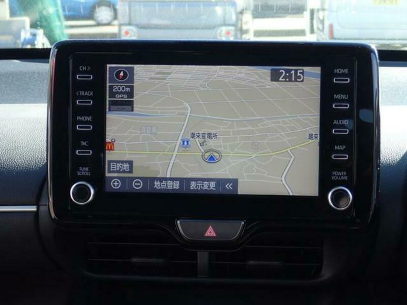YARIS CROSS