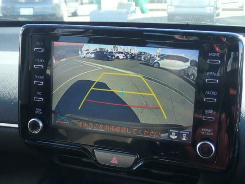 YARIS CROSS