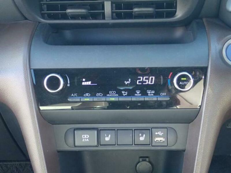 YARIS CROSS