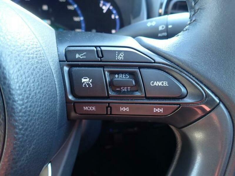 YARIS CROSS
