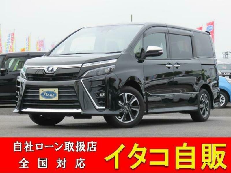 TOYOTA VOXY