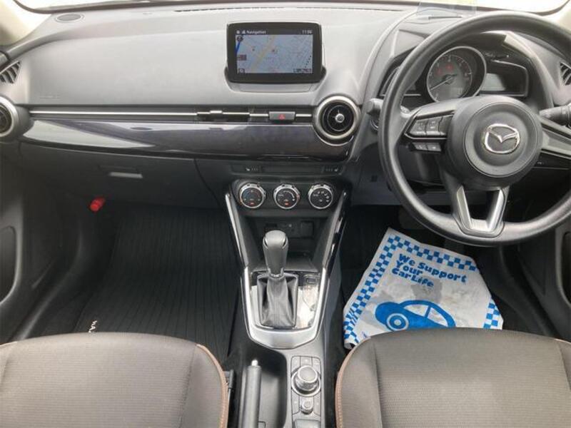 MAZDA2