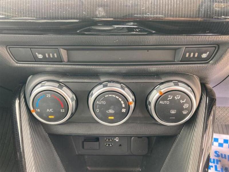 MAZDA2