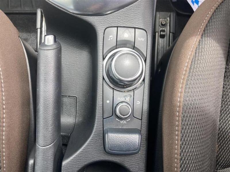 MAZDA2