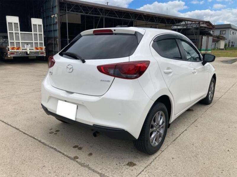MAZDA2