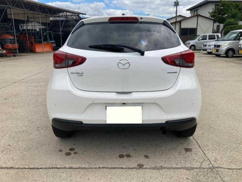 MAZDA2