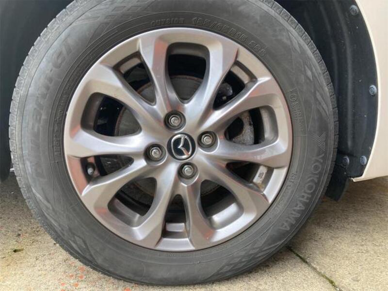 MAZDA2