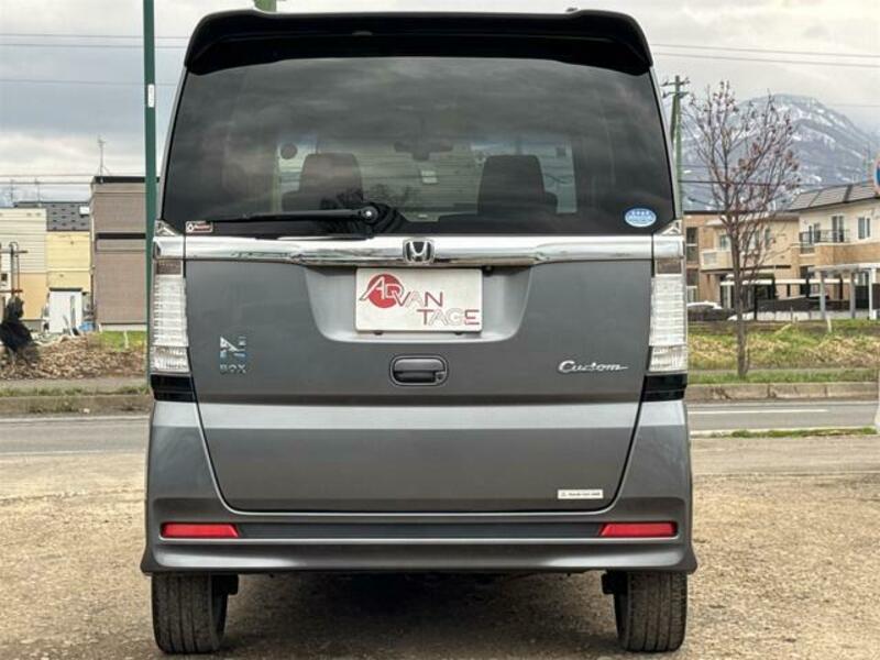 N BOX CUSTOM