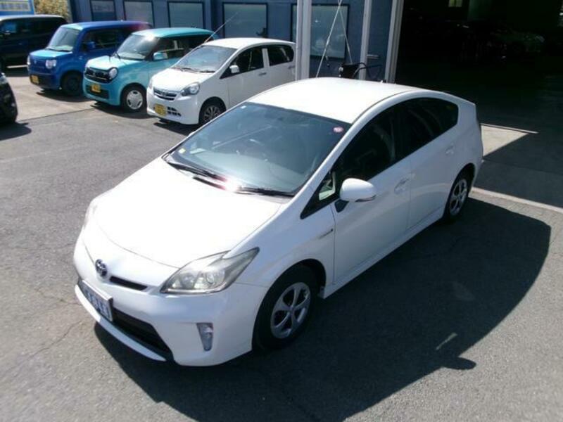 TOYOTA PRIUS