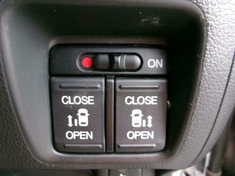N BOX