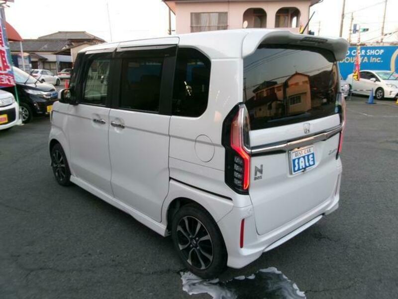 N BOX CUSTOM