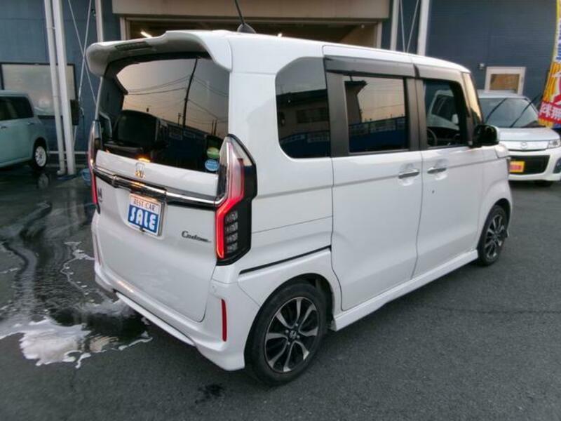 N BOX CUSTOM