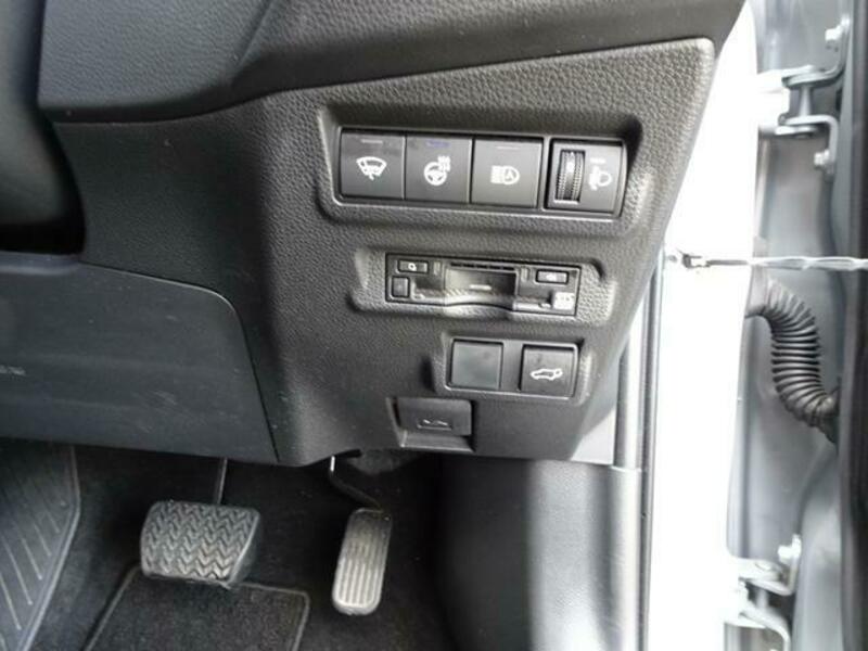 COROLLA CROSS
