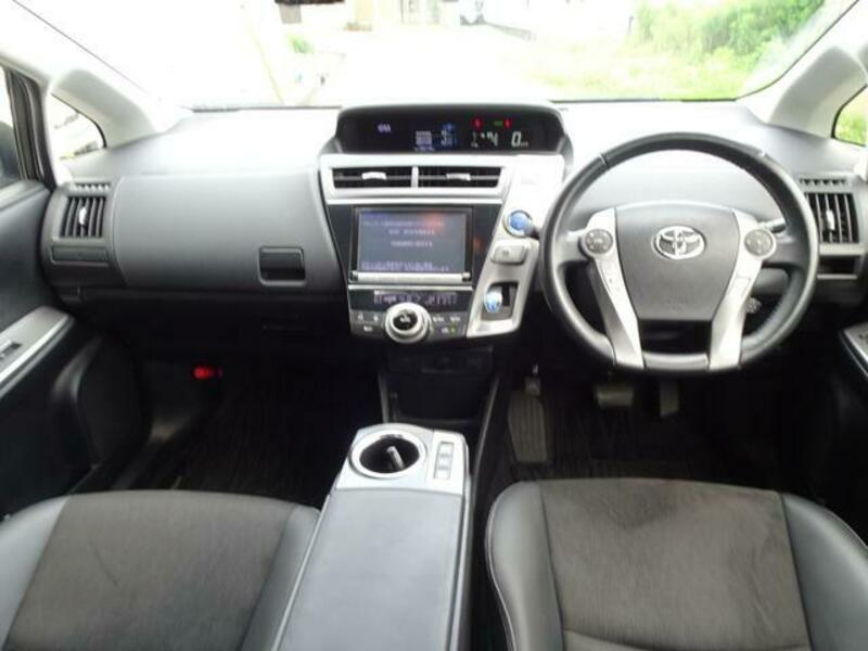 PRIUS ALPHA