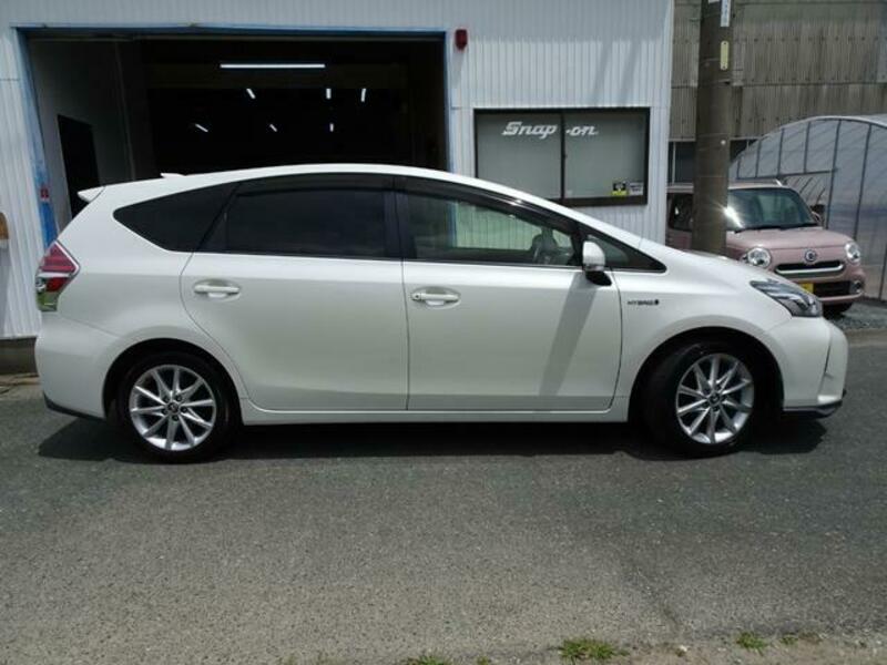 PRIUS ALPHA