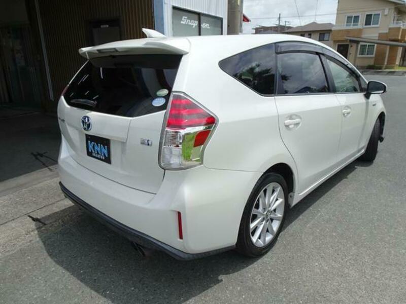 PRIUS ALPHA